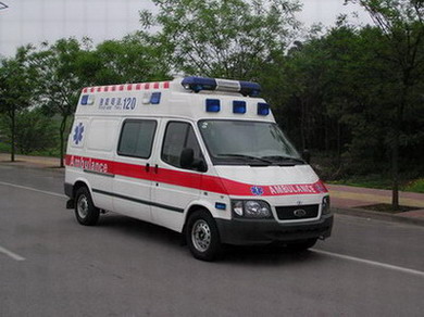 香格里拉市救护车护送